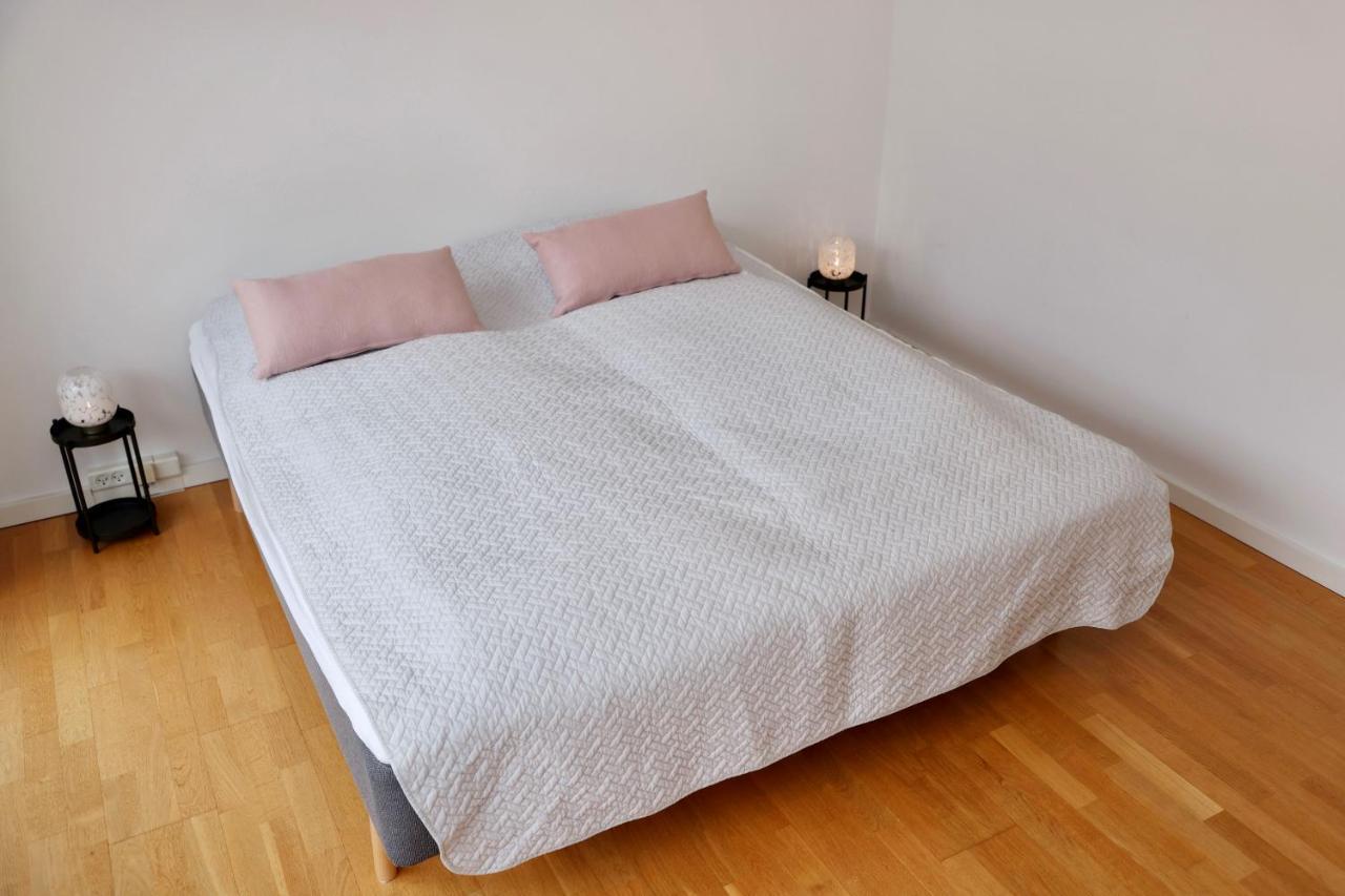Scandi-Hygge 2 Bedroom Apartment In Charming Christianshavn Copenhagen Exterior photo